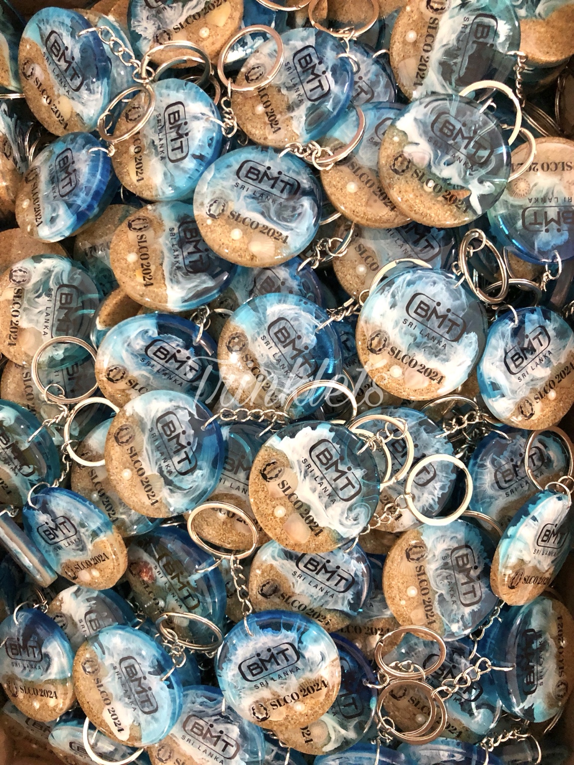 Bulk 4 cm resin keychains