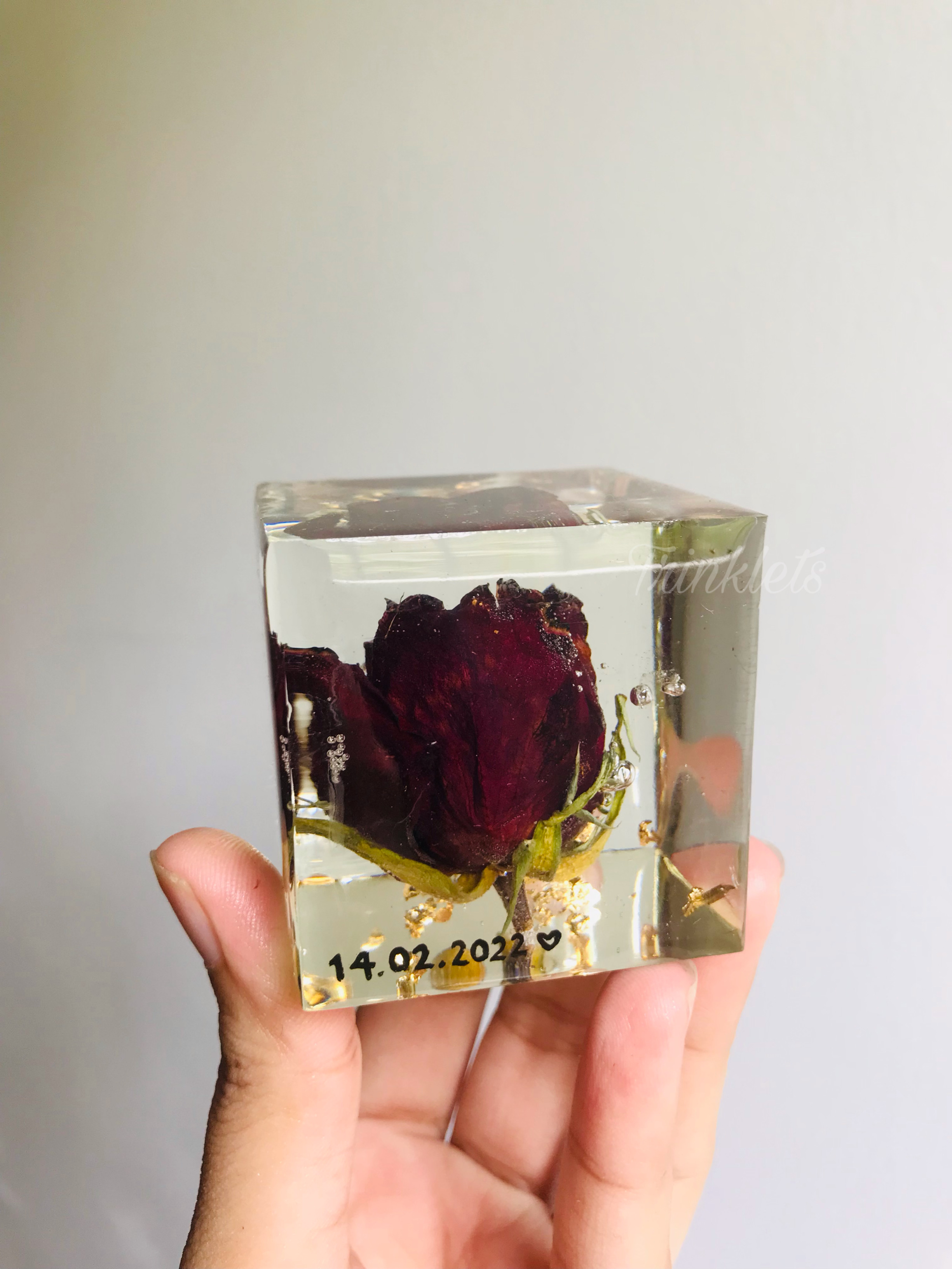 5 by 5 cm single rose cube